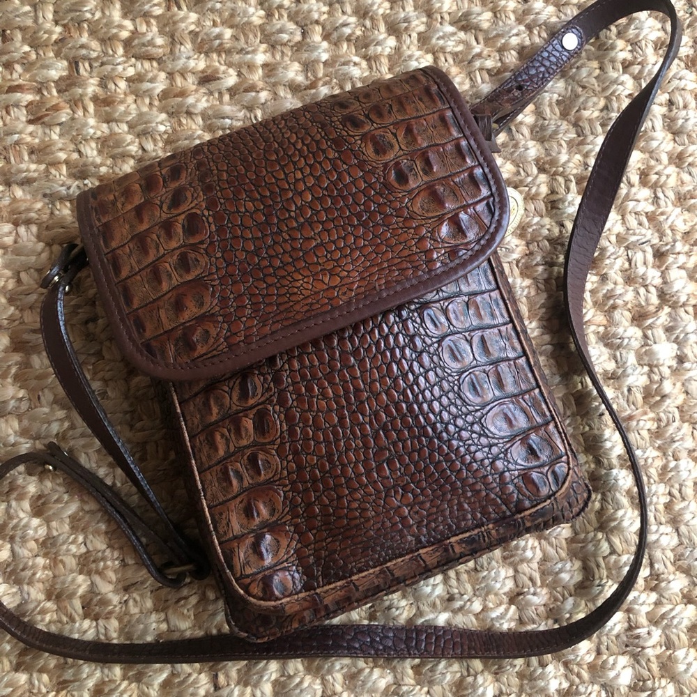 Brahmin Vintage 80’s Croc Embossed Crossbody Bag w Medallion. Made in the USA.